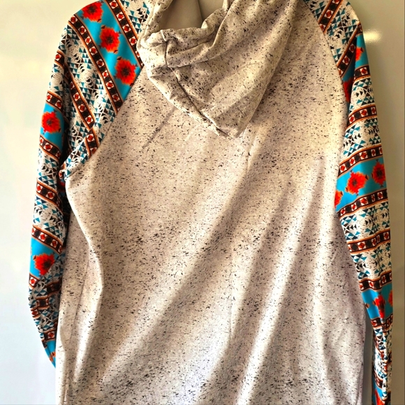 Yellowstone Sweatshirt - Picture 2 of 4